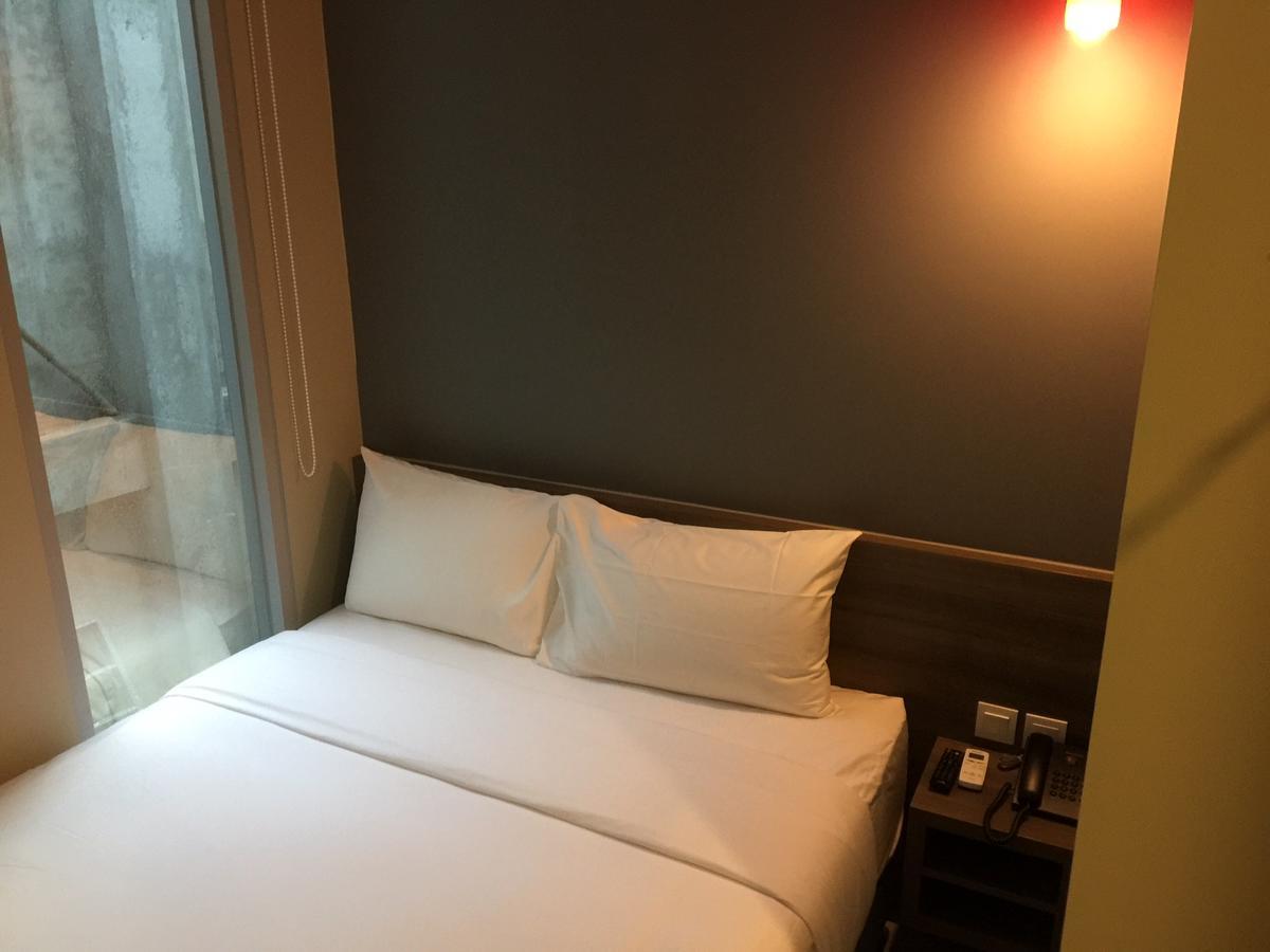 U Stay Hotel Tebet Джакарта Экстерьер фото
