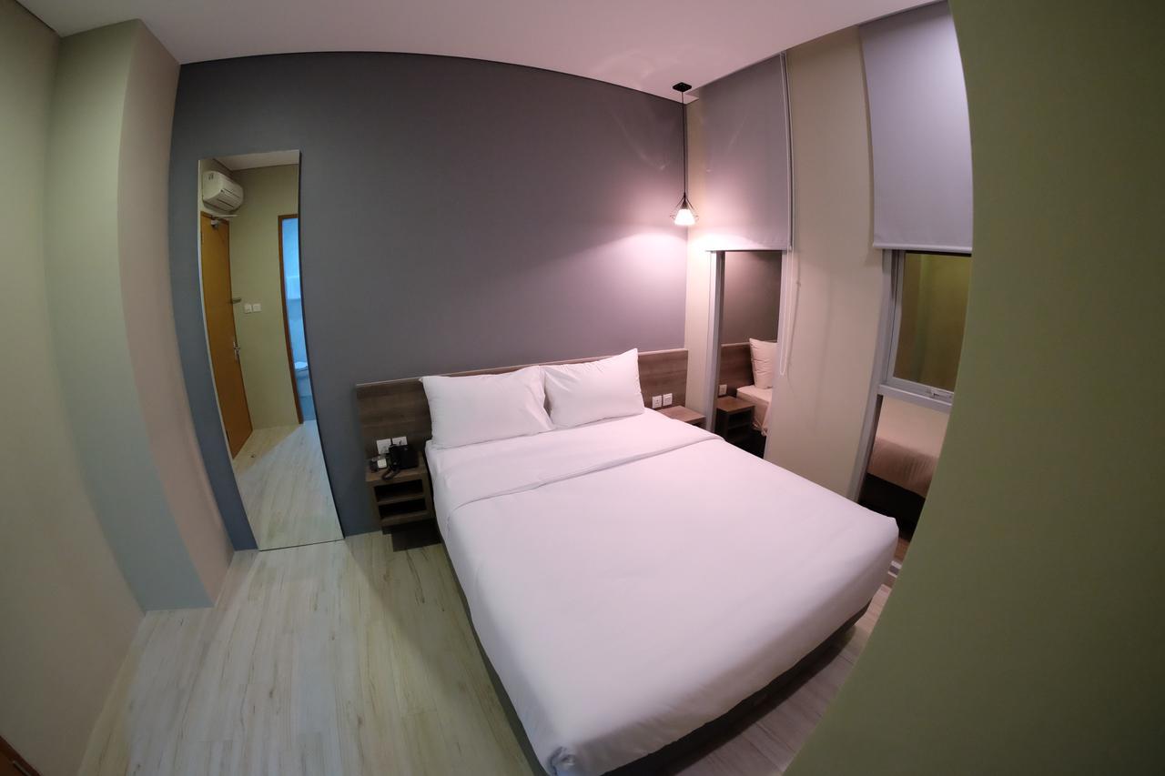 U Stay Hotel Tebet Джакарта Экстерьер фото
